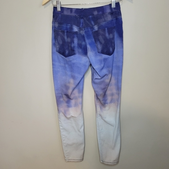 Venus Slim Fit Stretch Jeans Light Wash Light Pastel Floral Print Size 2 ladies - Picture 2 of 9